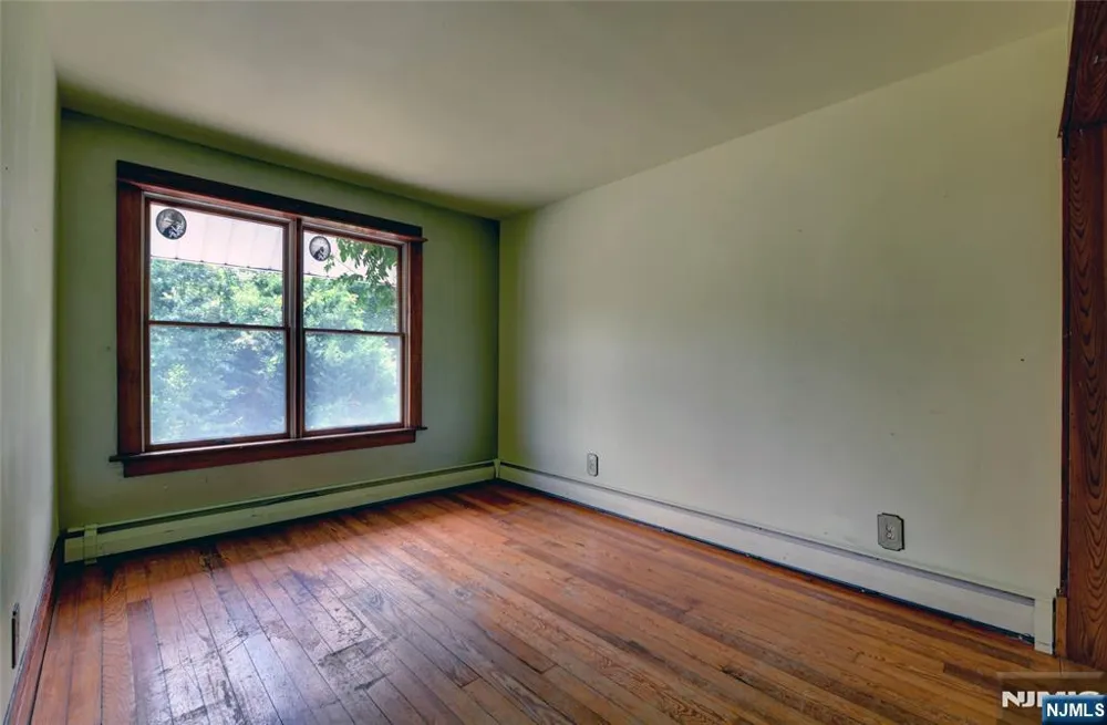 8 Brian Court Pequannock Township, NJ 07440