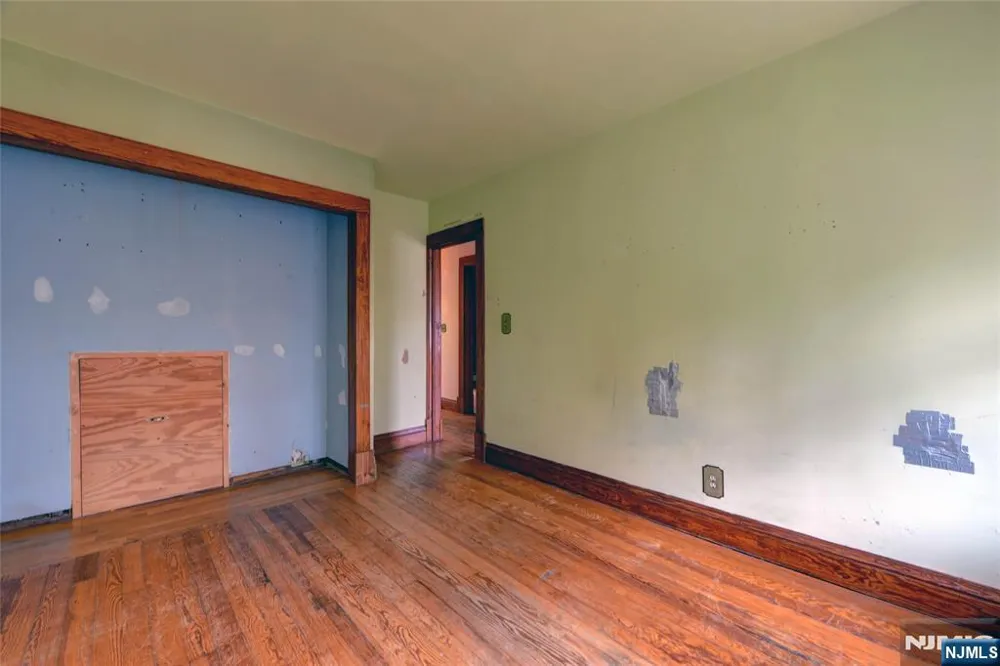 8 Brian Court Pequannock Township, NJ 07440
