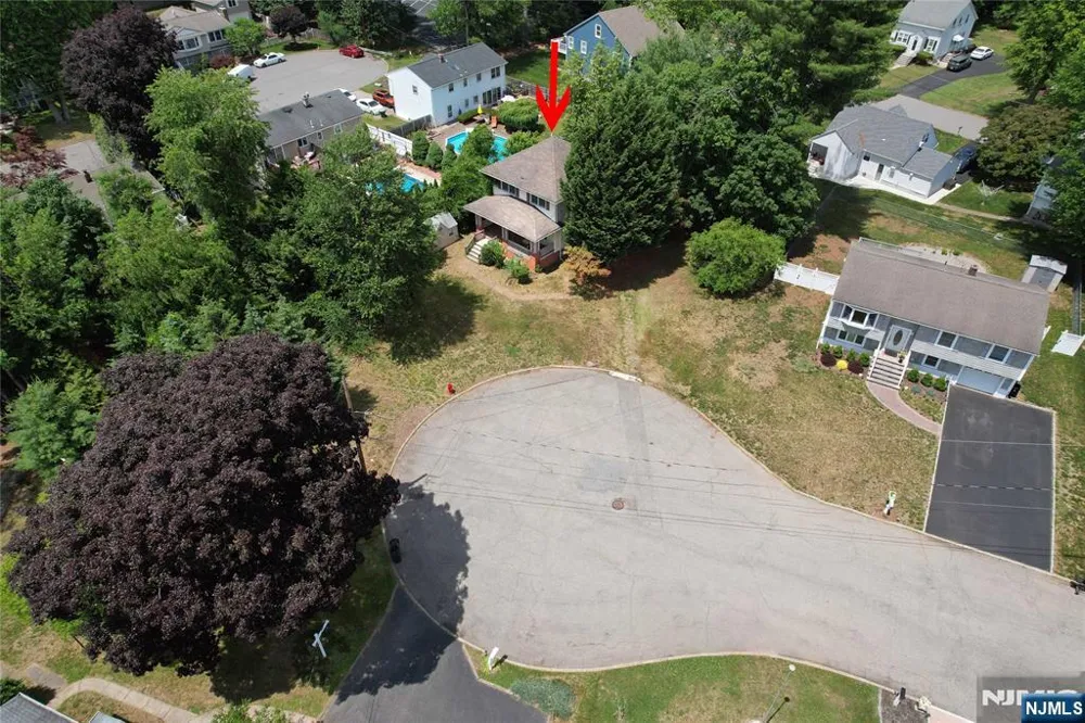 8 Brian Court Pequannock Township, NJ 07440