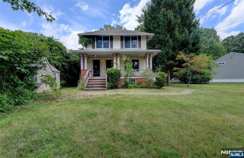 8 Brian Court Pequannock Township, NJ 07440