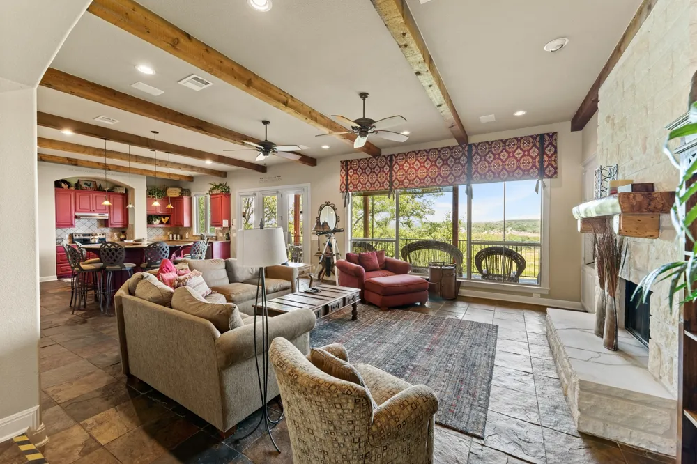 1017 Coventry Road Spicewood, TX 78669