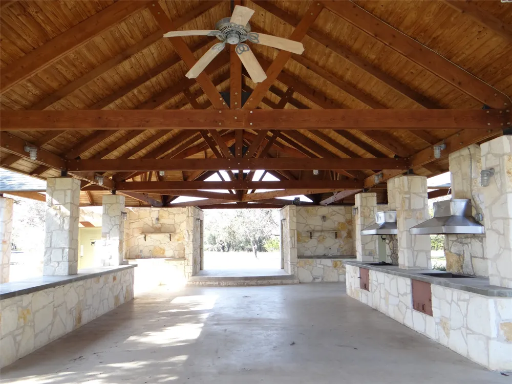 1017 Coventry Road Spicewood, TX 78669