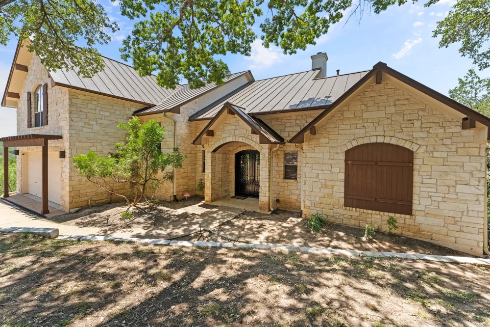 1017 Coventry Road Spicewood, TX 78669