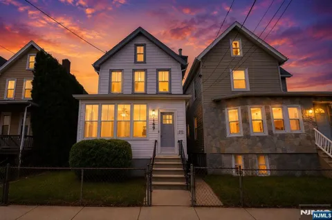 169 Oakwood Place