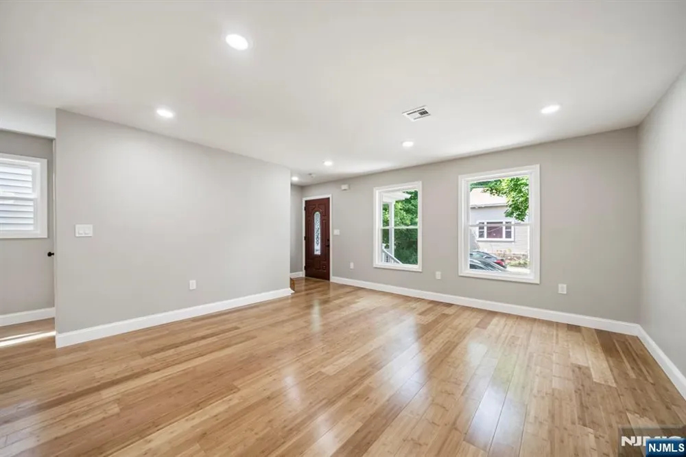 208 N 1st Street Paterson, NJ 07522