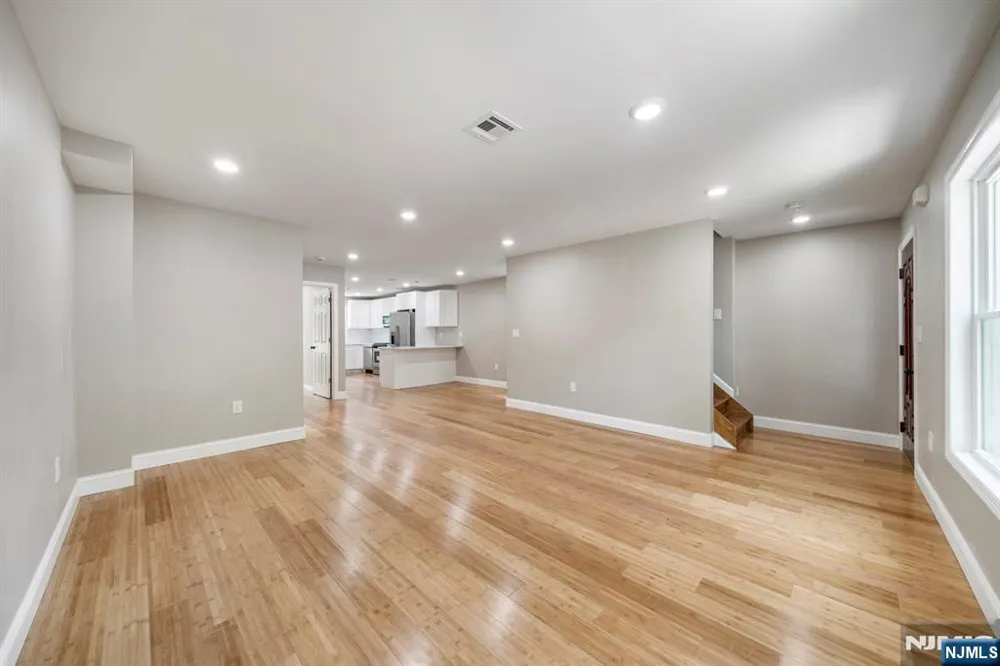 208 N 1st Street Paterson, NJ 07522
