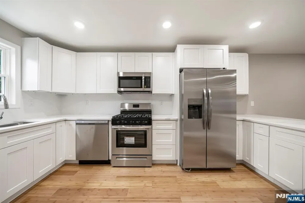 208 N 1st Street Paterson, NJ 07522