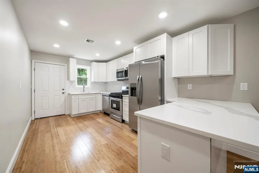 208 N 1st Street Paterson, NJ 07522