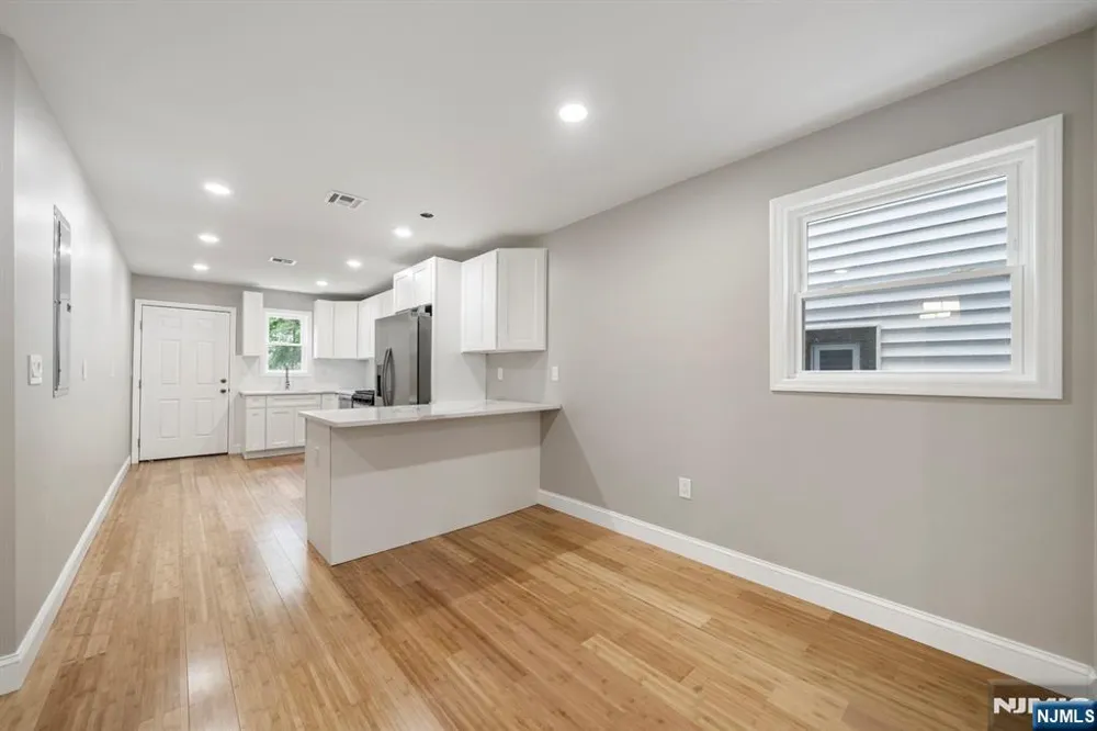 208 N 1st Street Paterson, NJ 07522