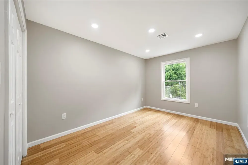 208 N 1st Street Paterson, NJ 07522