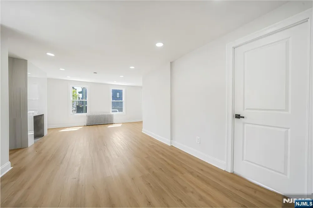 171 20th Avenue Paterson, NJ 07501