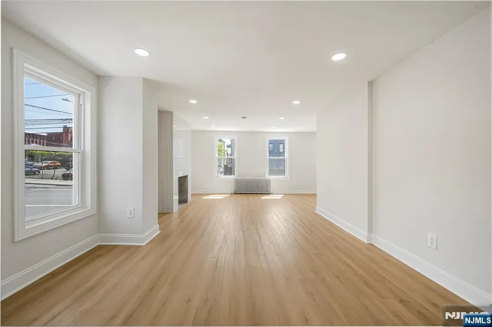 171 20th Avenue Paterson, NJ 07501