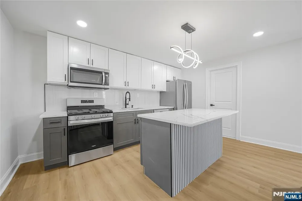171 20th Avenue Paterson, NJ 07501