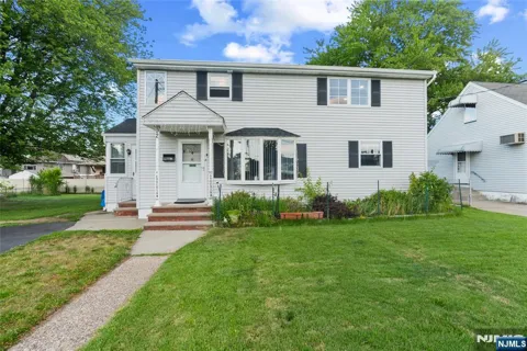 92 Anderson Avenue