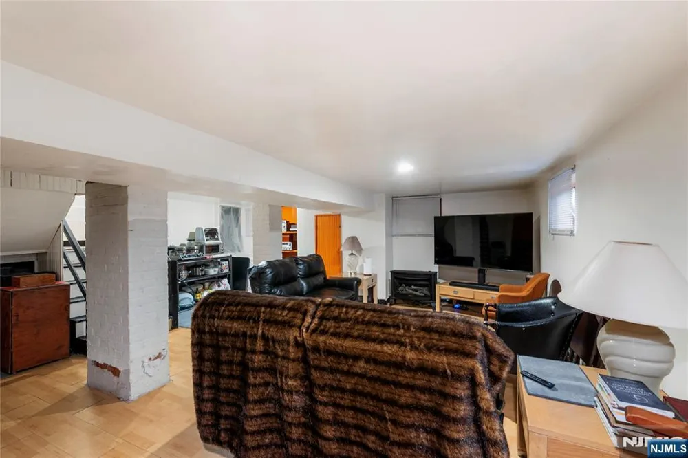43 Brighton Avenue East Orange, NJ 07017