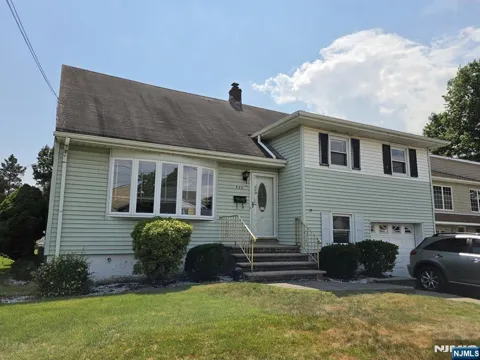 533 Sollas Court