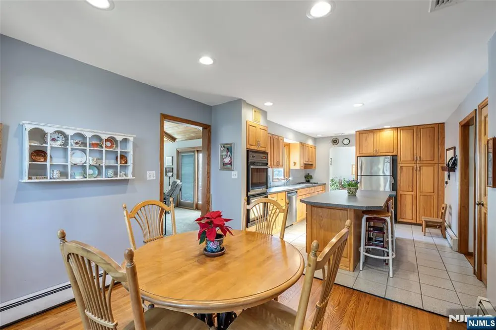 10 Woodmere Road Caldwell, NJ 07006