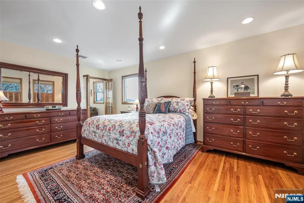 10 Woodmere Road Caldwell, NJ 07006