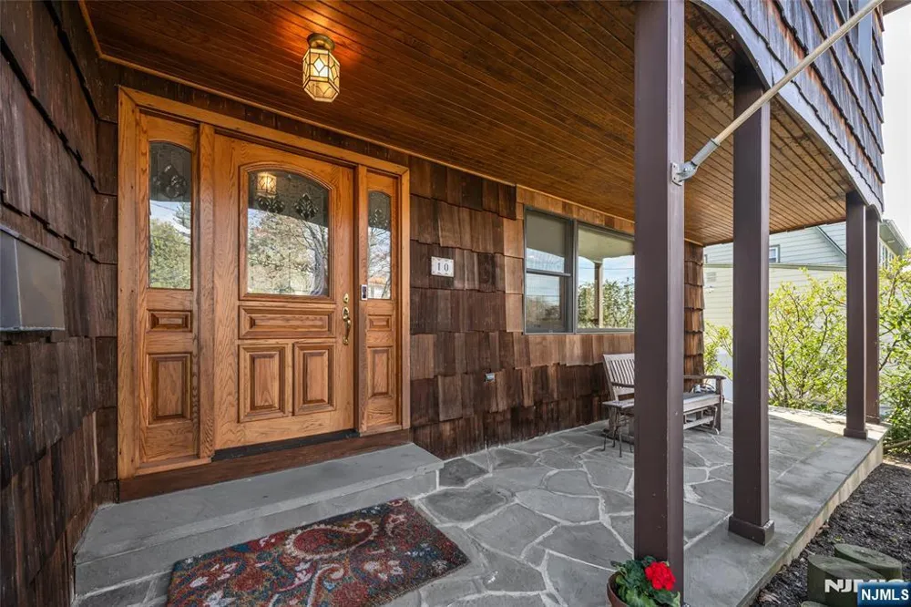 10 Woodmere Road Caldwell, NJ 07006