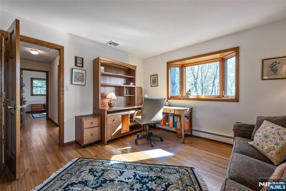 10 Woodmere Road Caldwell, NJ 07006