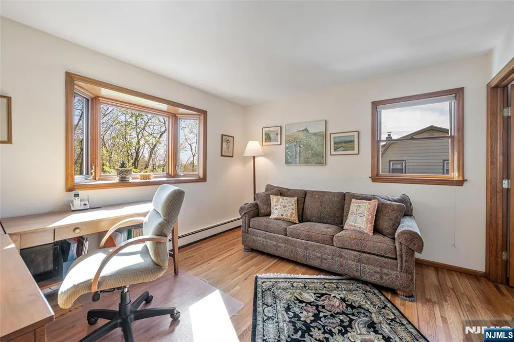 10 Woodmere Road Caldwell, NJ 07006
