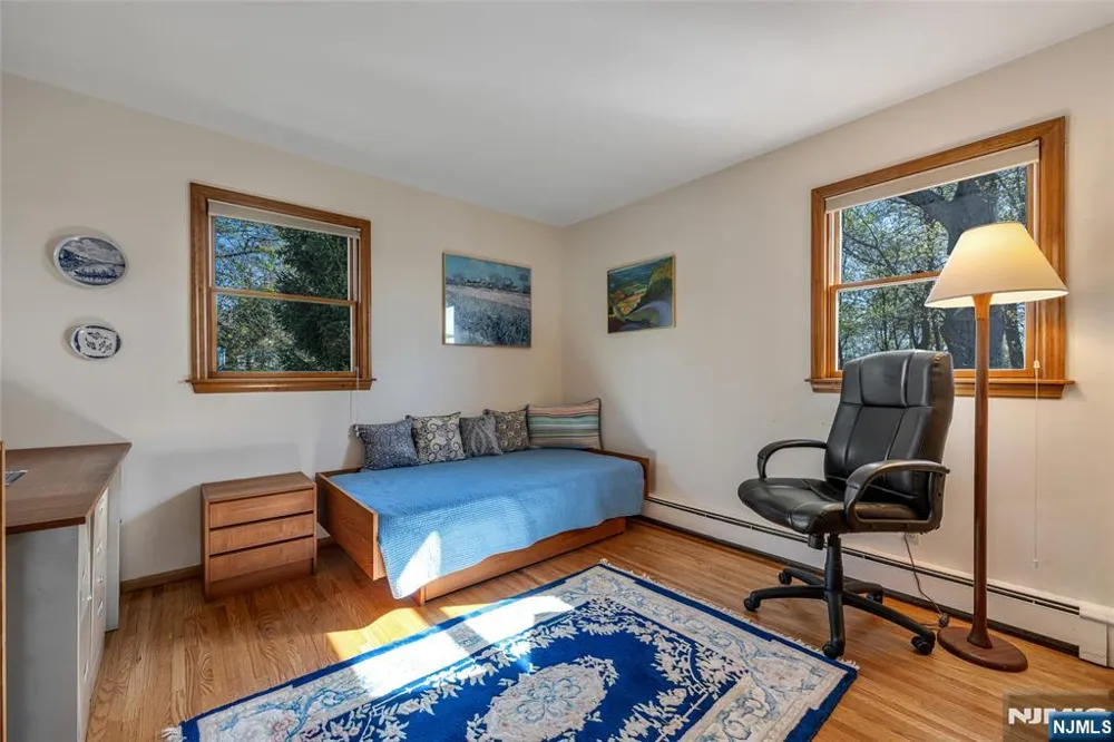 10 Woodmere Road Caldwell, NJ 07006