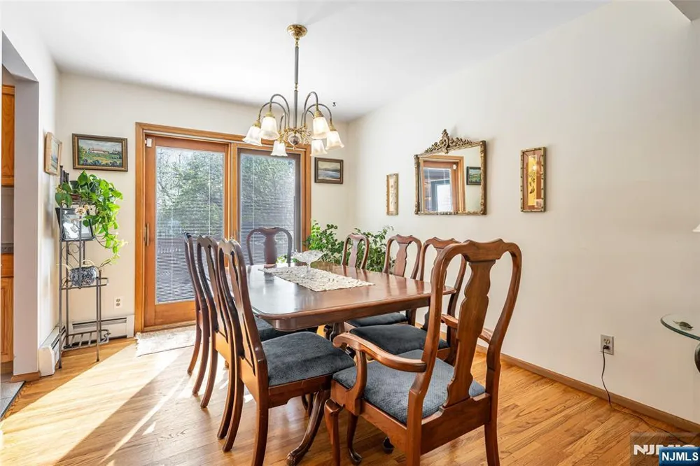 10 Woodmere Road Caldwell, NJ 07006