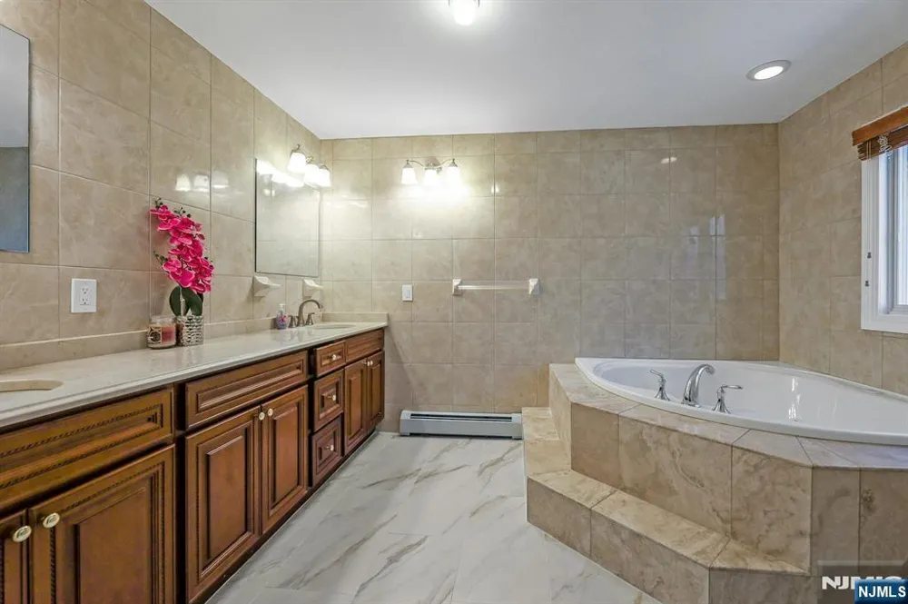 627 Concord Street New Milford, NJ 07646