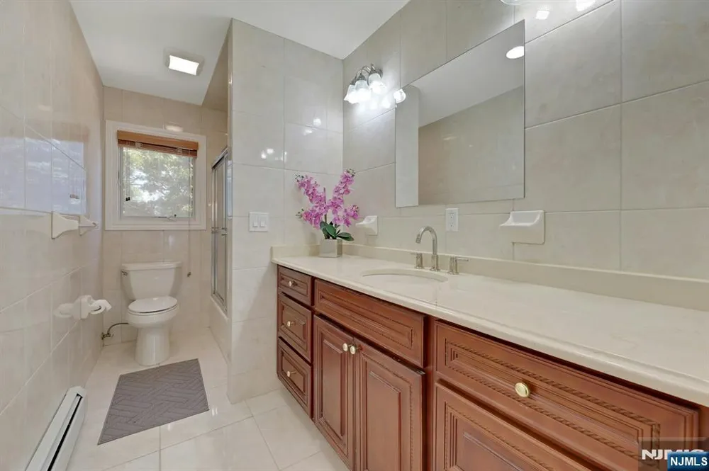 627 Concord Street New Milford, NJ 07646