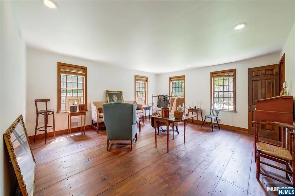 1 Canoe Roseland, NJ 07068