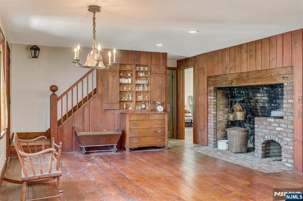 1 Canoe Roseland, NJ 07068