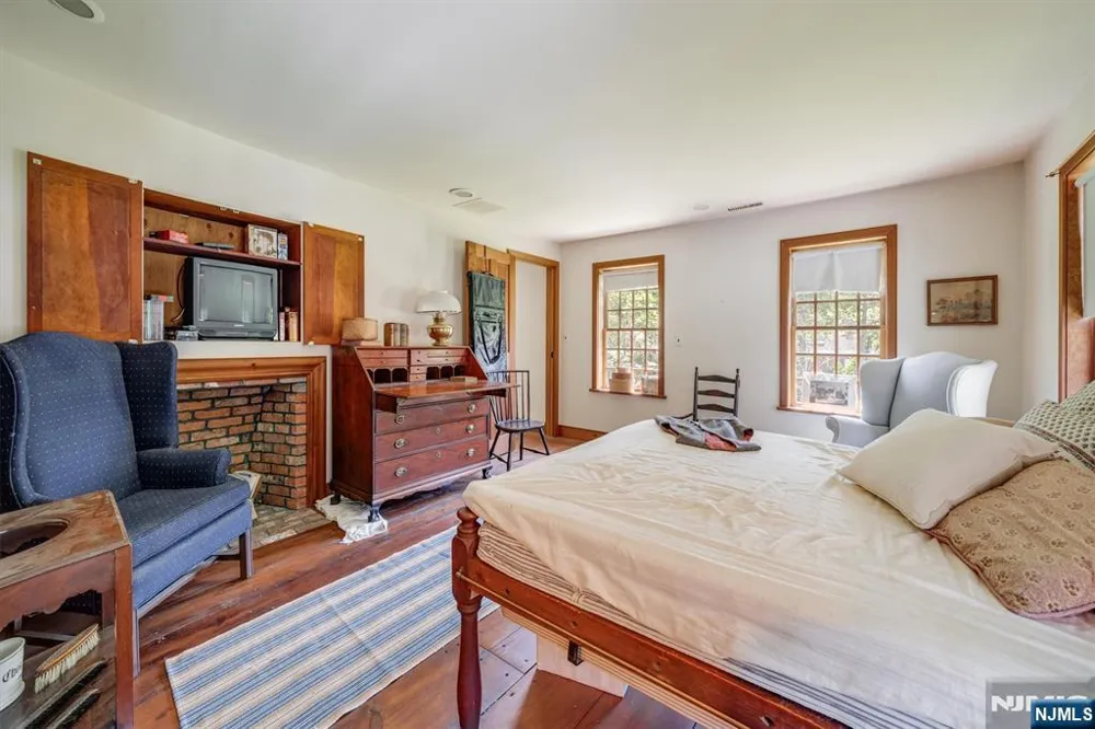 1 Canoe Roseland, NJ 07068