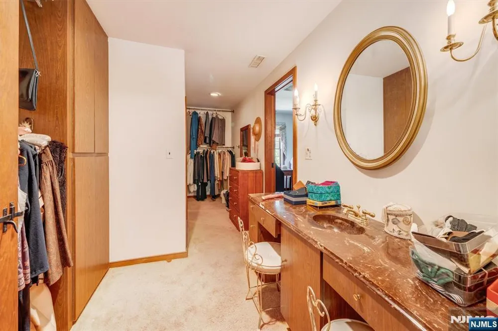 1 Canoe Roseland, NJ 07068