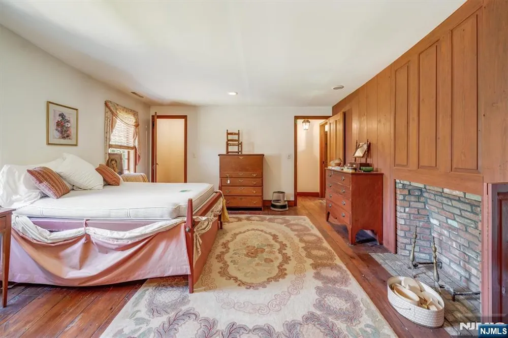 1 Canoe Roseland, NJ 07068