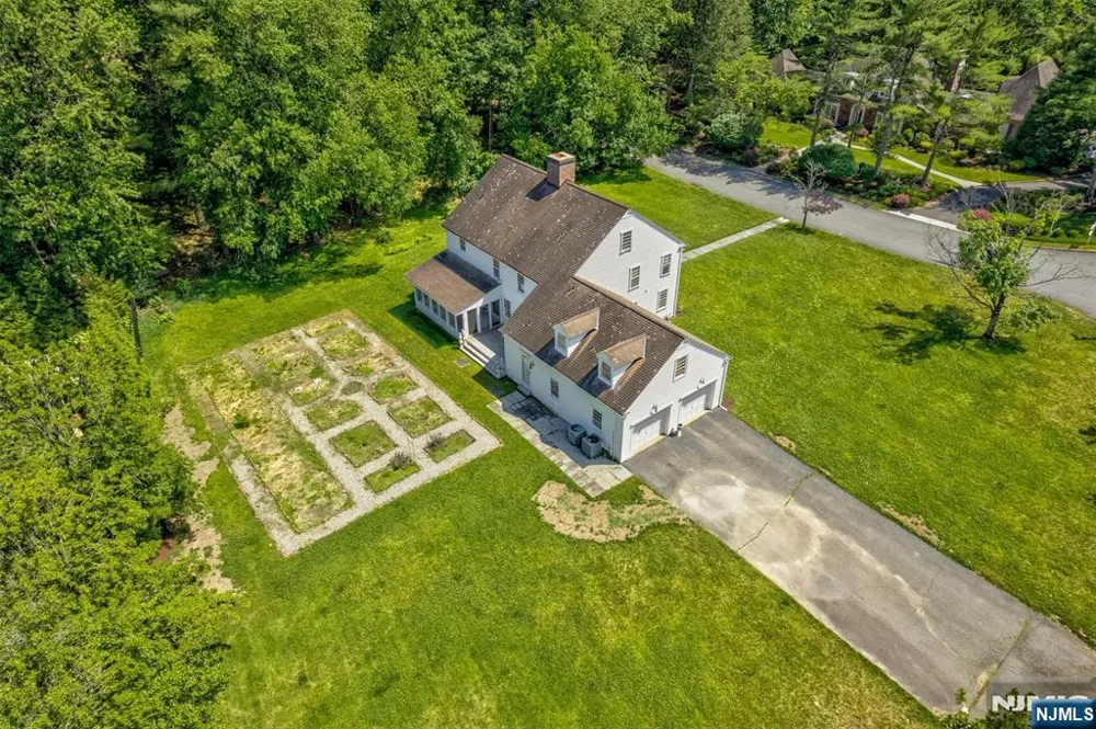 1 Canoe Roseland, NJ 07068