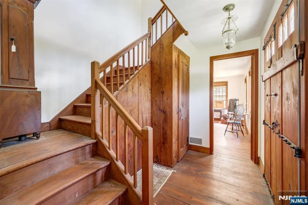 1 Canoe Roseland, NJ 07068