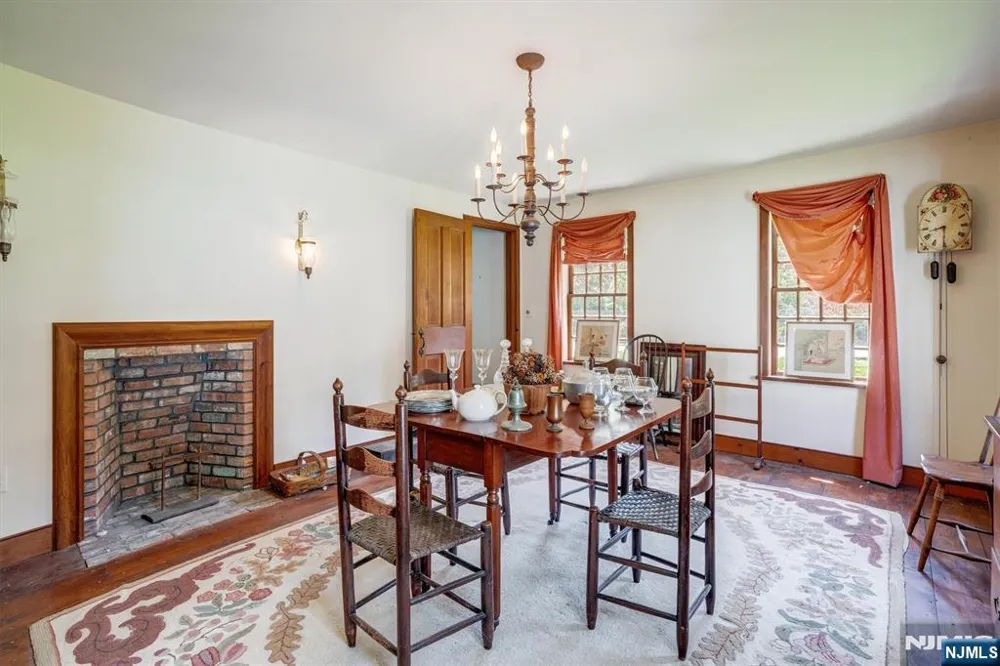1 Canoe Roseland, NJ 07068