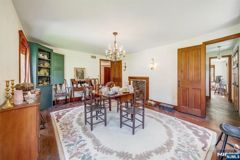 1 Canoe Roseland, NJ 07068