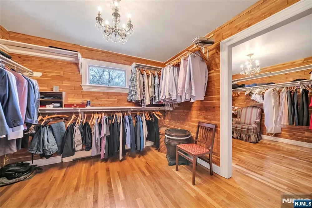 837 Apple Ridge Road Franklin Lakes, NJ 07417