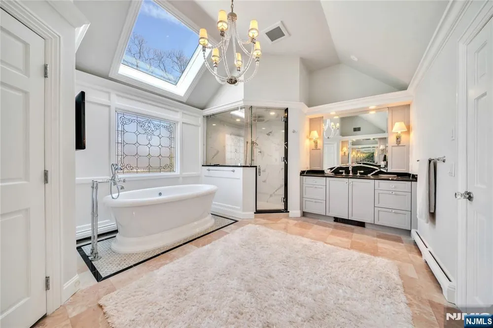 837 Apple Ridge Road Franklin Lakes, NJ 07417
