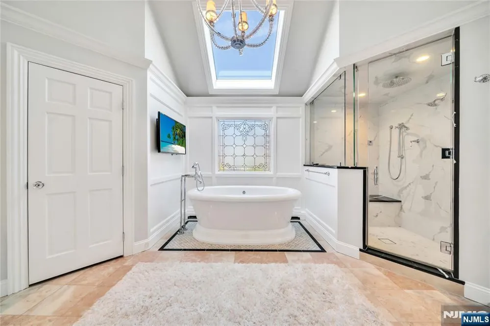837 Apple Ridge Road Franklin Lakes, NJ 07417