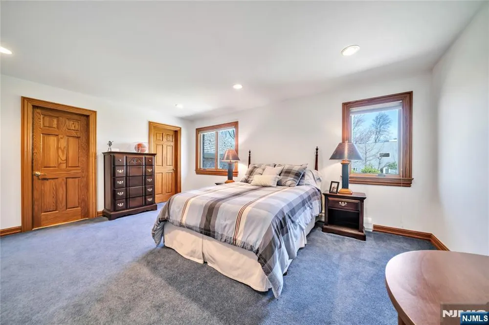 837 Apple Ridge Road Franklin Lakes, NJ 07417