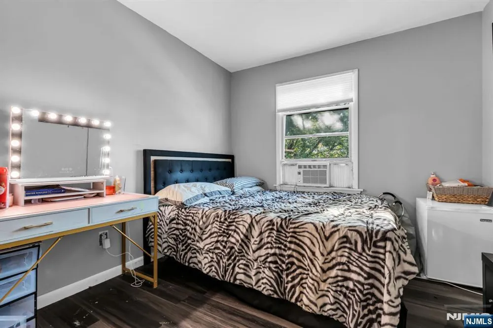 88 N 2nd Street Paterson, NJ 07522