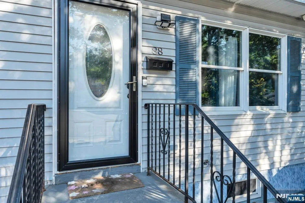 88 N 2nd Street Paterson, NJ 07522