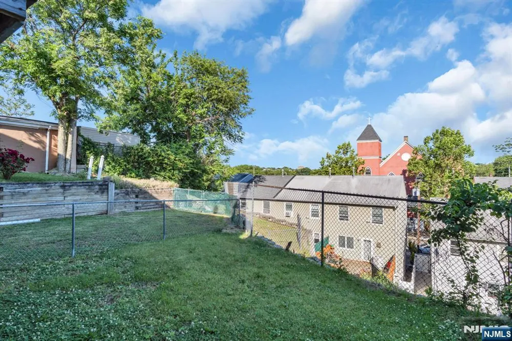 88 N 2nd Street Paterson, NJ 07522