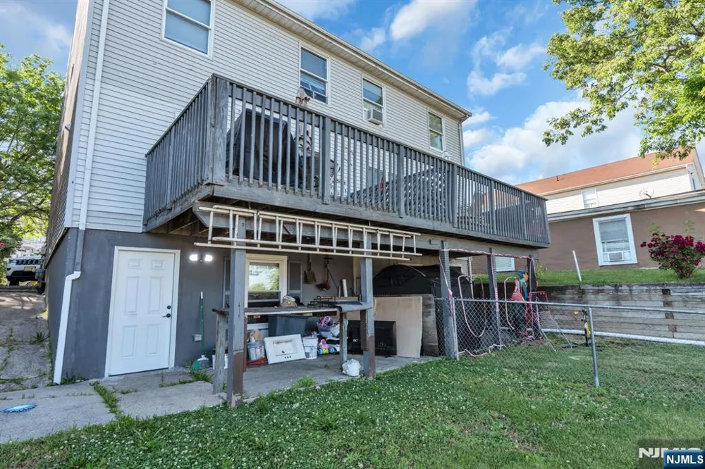 88 N 2nd Street Paterson, NJ 07522