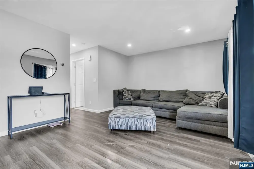 88 N 2nd Street Paterson, NJ 07522
