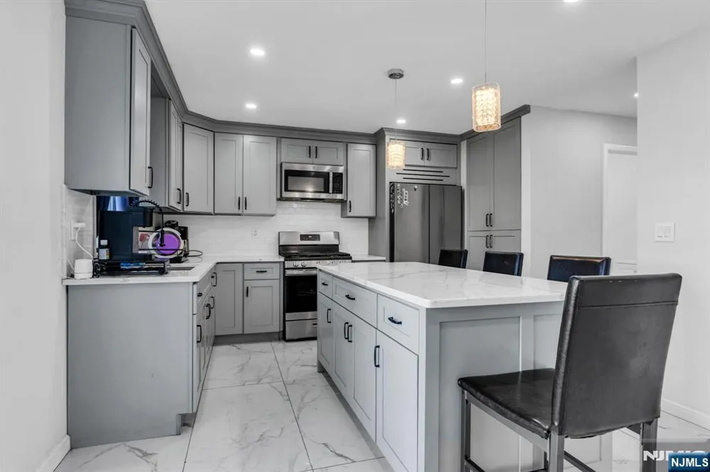 88 N 2nd Street Paterson, NJ 07522