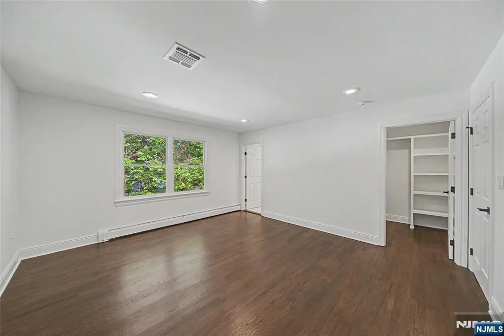 337 Franklin Haworth, NJ 07641