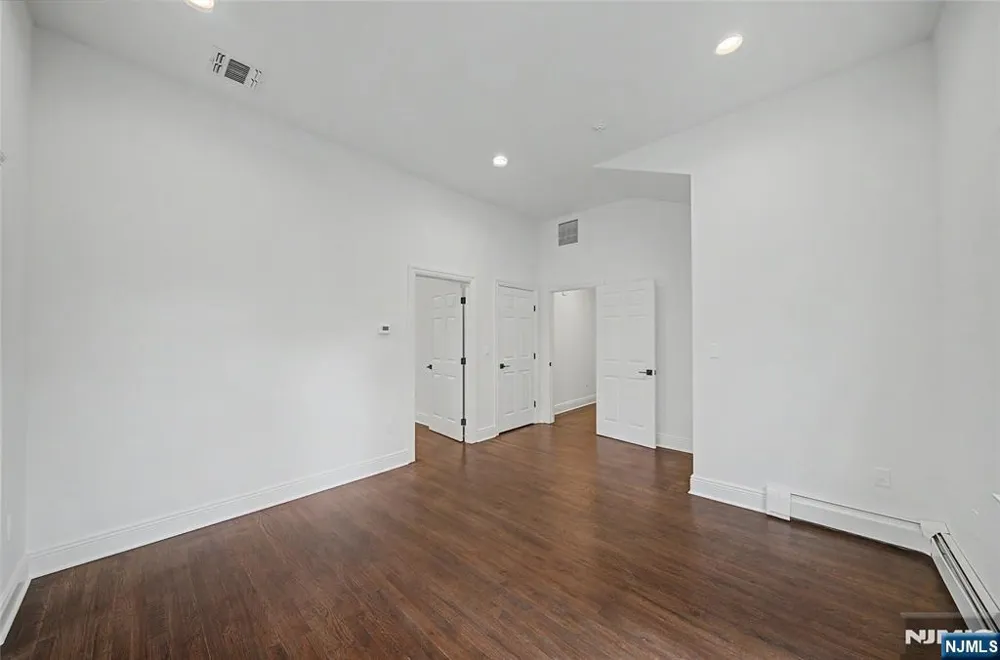 337 Franklin Haworth, NJ 07641